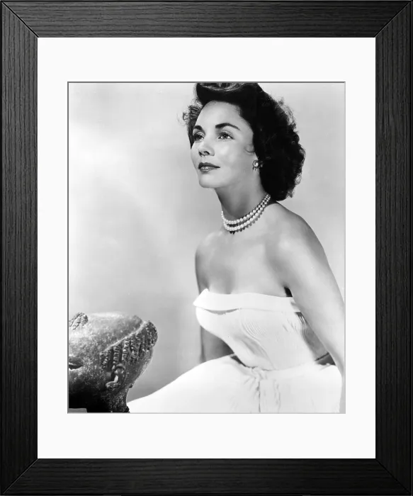 Framed Print : INDISCRETION OF AN AMERICAN WIFE, (aka STAZIONI TERMINI), Jennifer Jones, 1953 Framed Print : INDISCRETION OF AN AMERICAN WIFE, (aka STAZIONI TERMINI), Jennifer Jones, 1953