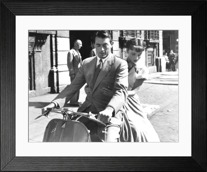 Framed Print : ROMAN HOLIDAY, Gregory Peck, Audrey Hepburn, 1953 Framed Print : ROMAN HOLIDAY, Gregory Peck, Audrey Hepburn, 1953