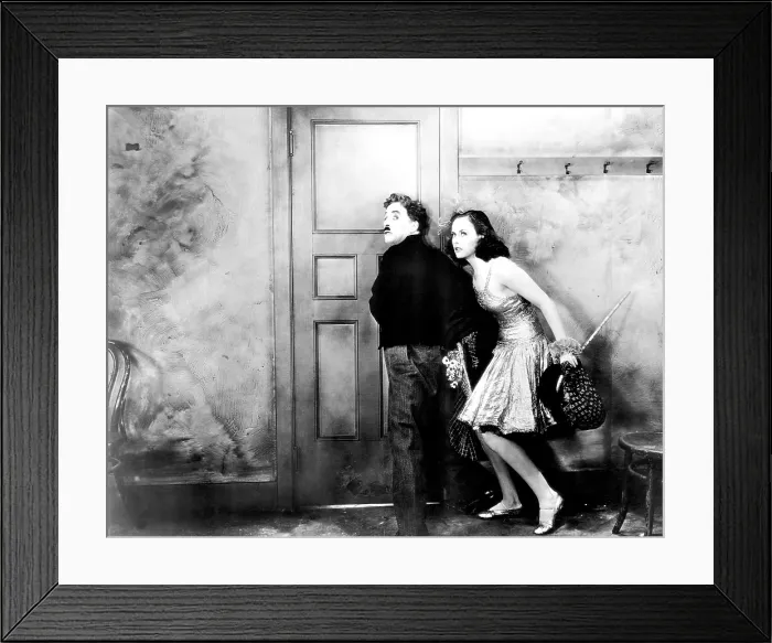 Framed Print : MODERN TIMES, Charles Chaplin, Paulette Goddard, 1936