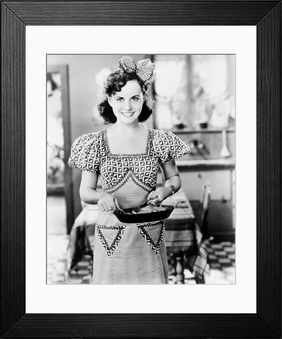 Framed Print : MODERN TIMES, Paulette Goddard, 1936