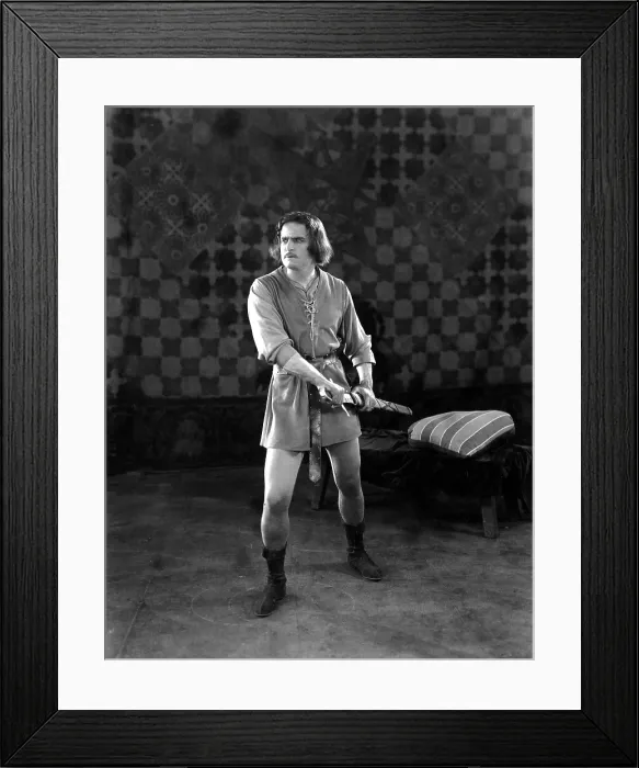 Framed Print : ROBIN HOOD, Douglas Fairbanks, Sr. 1923 Framed Print : ROBIN HOOD, Douglas Fairbanks, Sr. 1923