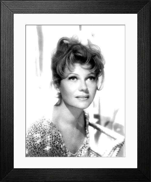 Framed Print : THE MONEY TRAP, Rita Hayworth, 1965