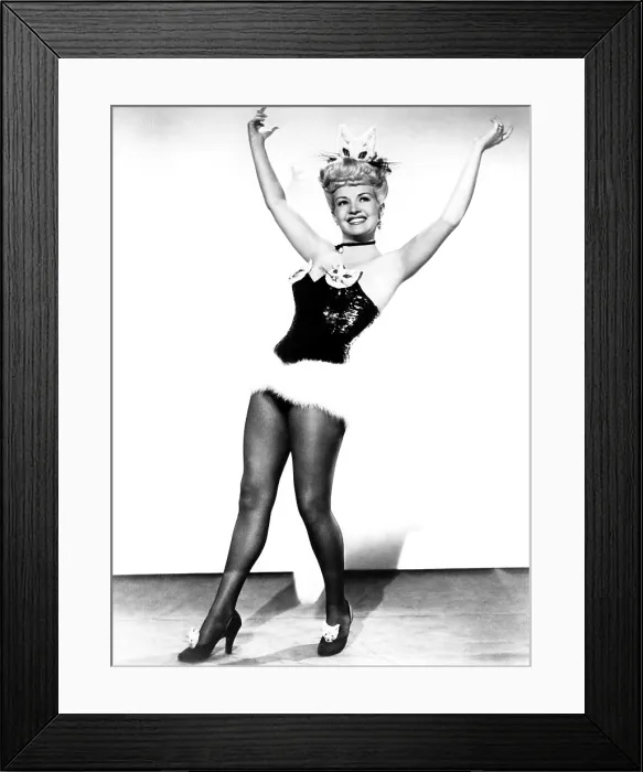 Framed Print : MOTHER WORE TIGHTS, Betty Grable, 1947. TM & Copyright 20th Century-Fox Film Corp. All rights reserved / courtesy Everett Collection