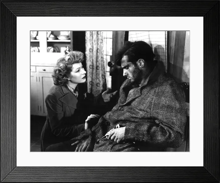Framed Print : MRS. MINIVER, Greer Garson, Helmut Dantine, 1942