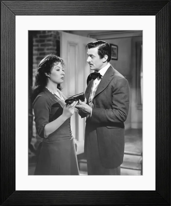Framed Print : MRS. PARKINGTON, from left: Greer Garson, Walter Pidgeon, 1944