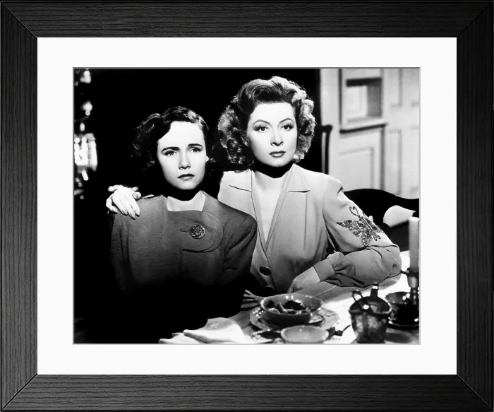 Framed Print : MRS. MINIVER, Teresa Wright, Greer Garson, 1942