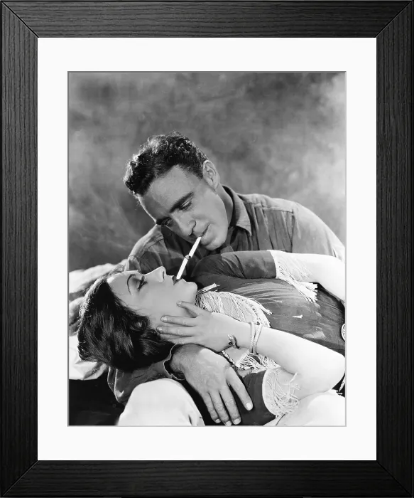 Framed Print : SADIE THOMPSON, from left, Gloria Swanson, Raoul Walsh, 1928