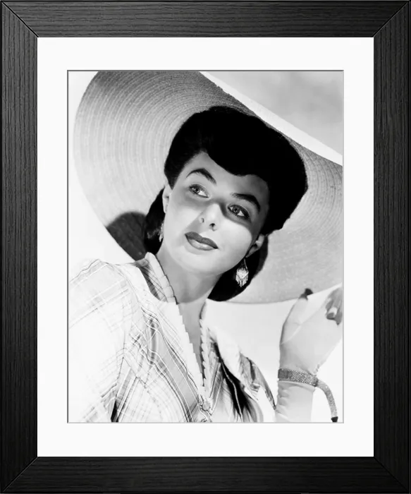 Framed Print : SARATOGA TRUNK, Ingrid Bergman, 1945