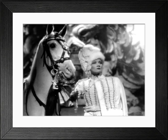 Framed Print : THE SCARLET EMPRESS, Marlene Dietrich, 1934
