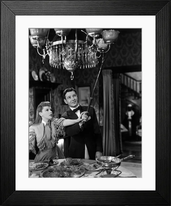 Framed Print : MEET ME IN ST. LOUIS, Judy Garland, Tom Drake, 1944