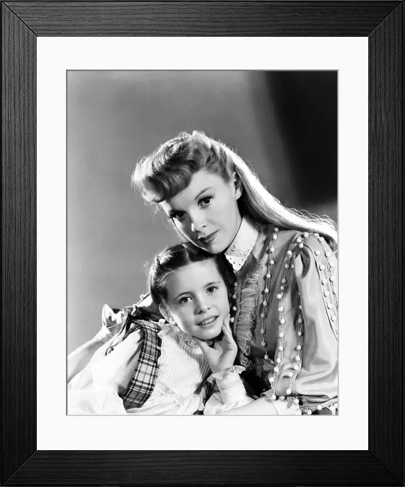 Framed Print : MEET ME IN ST. LOUIS, Margaret O'Brien, Judy Garland, 1944