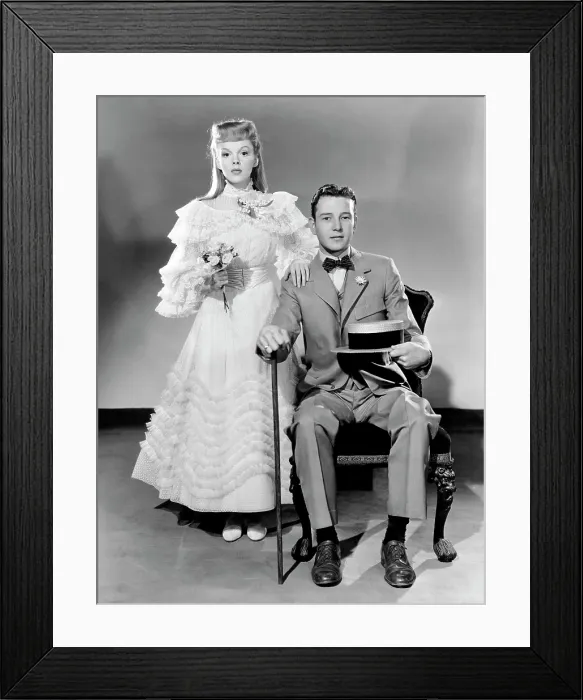 Framed Print : MEET ME IN ST. LOUIS, Judy Garland, Tom Drake, 1944