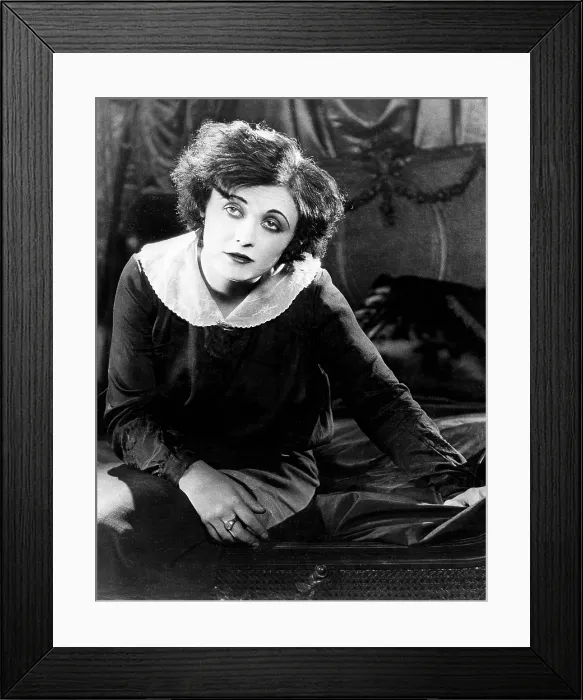 Framed Print : MEN, Pola Negri, 1924 Framed Print : MEN, Pola Negri, 1924