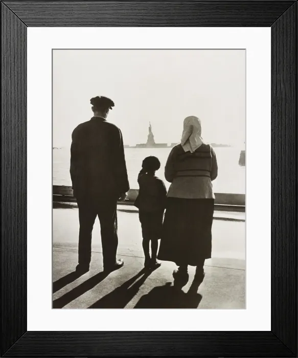 Framed Print : Immigrant family views the Statue of Liberty from the Ellis Island, US immigration station, 1920-1930 (BSLOC_2020_2_77) Framed Print : Immigrant family views the Statue of Liberty from the Ellis Island, US immigration station, 1920-1930 (BSLOC_2020_2_77)