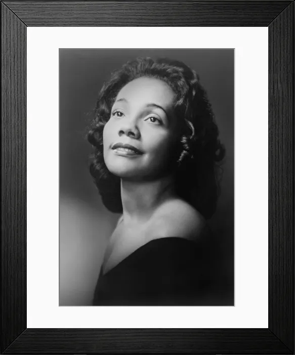 Framed Print : Coretta Scott King, in a studio portrait of 1964 Framed Print : Coretta Scott King, in a studio portrait of 1964