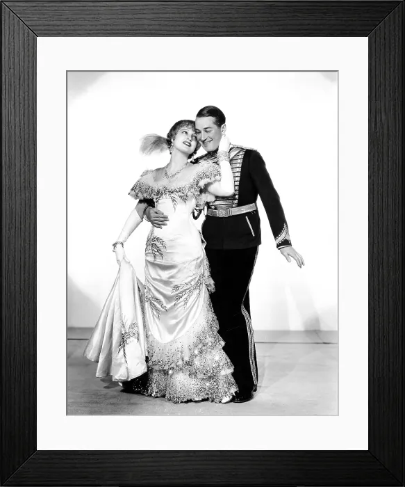 Framed Print : THE MERRY WIDOW, Jeanette MacDonald, Maurice Chevalier, 1934
