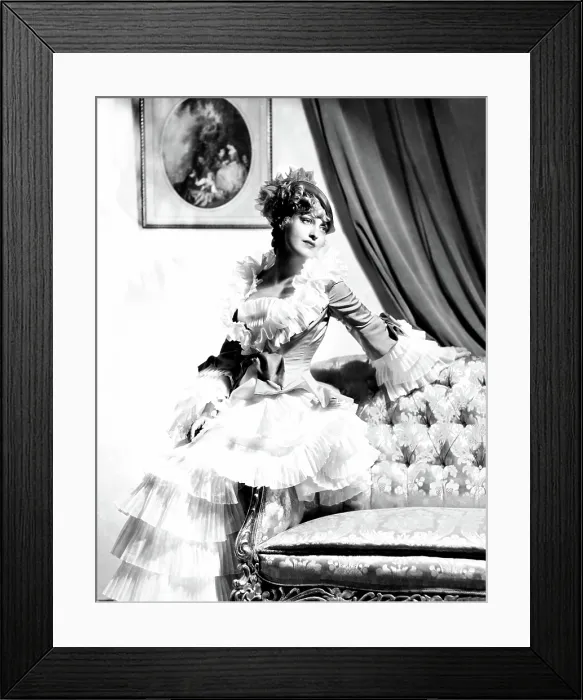 Framed Print : THE MERRY WIDOW, Jeanette MacDonald, 1934
