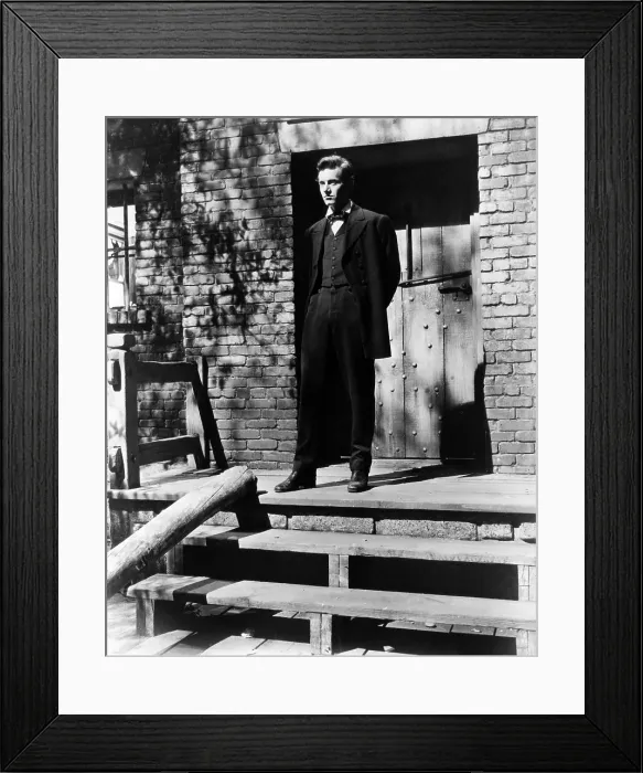 Framed Print : YOUNG MR. LINCOLN, Henry Fonda, 1939. TM and Copyright 20th Century Fox Film Corp. All rights reserved. Courtesy: Everett Collection Framed Print : YOUNG MR. LINCOLN, Henry Fonda, 1939. TM and Copyright 20th Century Fox Film Corp. All rights reserved. Courtesy: Everett Collection