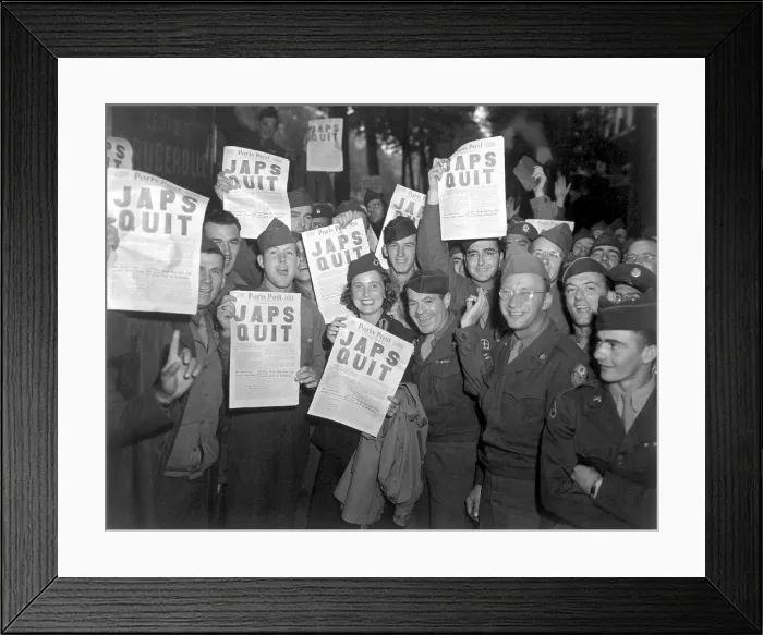 Framed Print : GI's in Paris hold the special edition of the Paris Post, with banner headline, JAPS QUIT'. Aug. 10, 1945. World War 2. (BSLOC_2014_10_271) Framed Print : GI's in Paris hold the special edition of the Paris Post, with banner headline, JAPS QUIT'. Aug. 10, 1945. World War 2. (BSLOC_2014_10_271)
