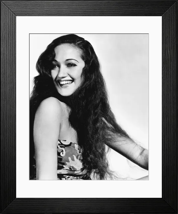 Framed Print : ROAD TO SINGAPORE, Dorothy Lamour, 1940 Framed Print : ROAD TO SINGAPORE, Dorothy Lamour, 1940