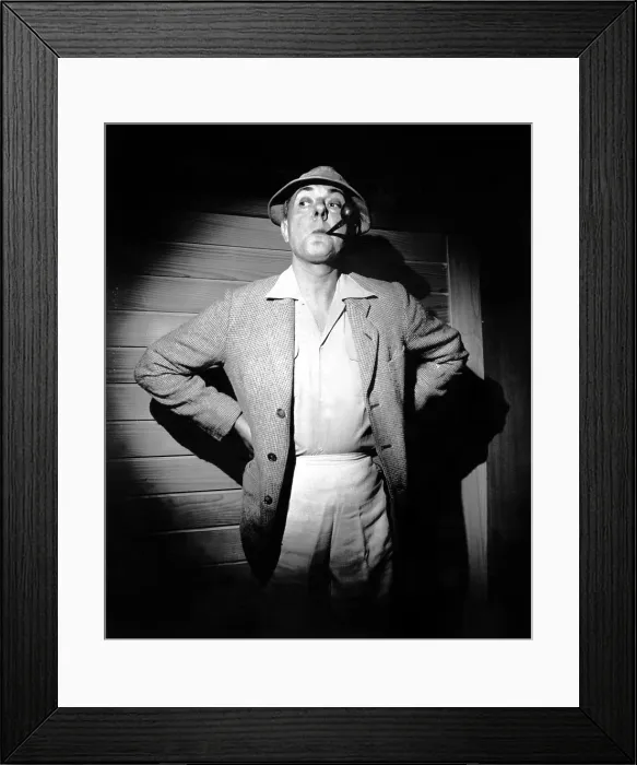 Framed Print : MR. HULOT'S HOLIDAY, Jacques Tati, 1953 Framed Print : MR. HULOT'S HOLIDAY, Jacques Tati, 1953