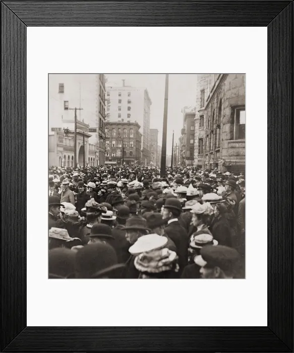Framed Print : Crowds reading bulletins of McKinleys condition the night before he died at on Sept. 14, 1901. Buffalo, New York (BSLOC_2017_15_90)
