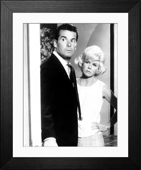 Framed Print : MOVE OVER, DARLING, from left, James Garner, Doris Day, 1963, TM and Copyright 20th Century Fox Film Corp. All rights reserved / Courtesy Everett Collection
