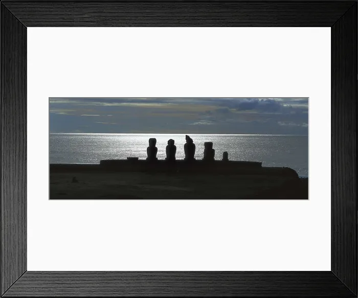 Framed Print : CHILE. VALPARAISO. Ahu Tahai. Easter Island. Rapa Nui National Park. Moais. AISA / Everett Collection**US SALES ONLY** Framed Print : CHILE. VALPARAISO. Ahu Tahai. Easter Island. Rapa Nui National Park. Moais. AISA / Everett Collection**US SALES ONLY**