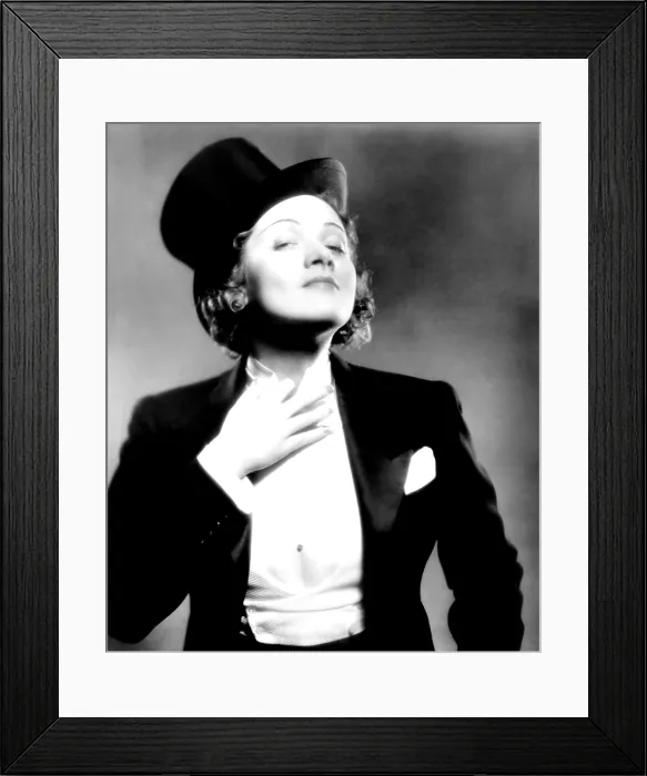 Framed Print : MOROCCO, Marlene Dietrich, 1930 Framed Print : MOROCCO, Marlene Dietrich, 1930