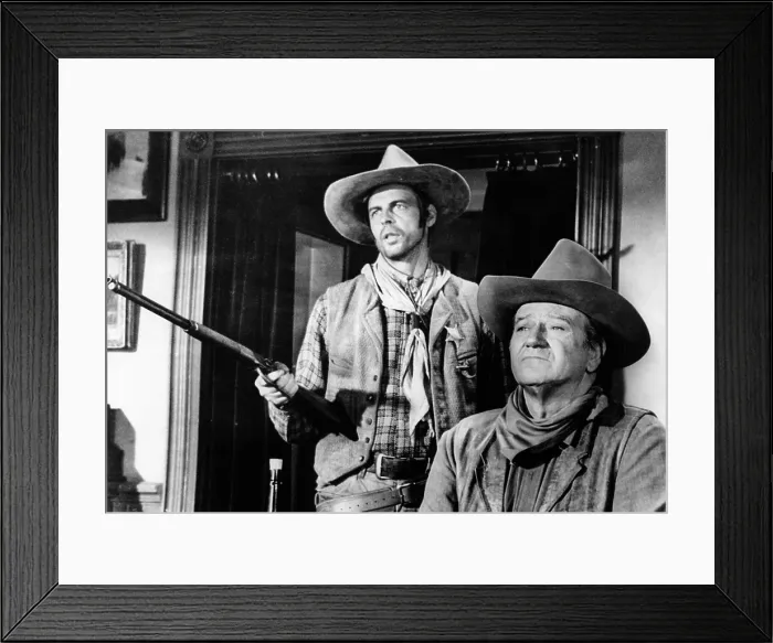 Framed Print : RIO LOBO, George Plimpton, John Wayne, 1970.. Courtesy: CSU Archives  /  Everett Collection