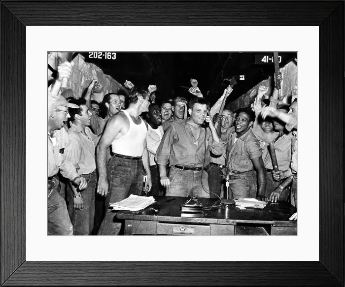 Framed Print : RIOT IN CELL BLOCK 11, Leo Gordon, Neville Brand, 1954 Framed Print : RIOT IN CELL BLOCK 11, Leo Gordon, Neville Brand, 1954