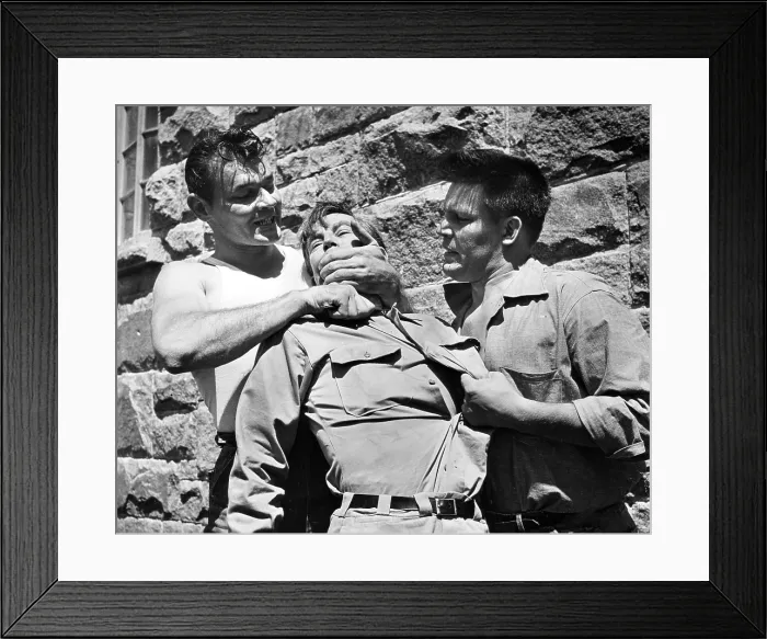 Framed Print : RIOT IN CELL BLOCK 11, Leo Gordon, Whit Bissell, Neville Brand, 1954