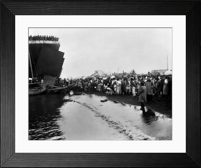 Framed Print : Korean refugees prepare to board an LST during the evacuation of Hungnam. They are fleeing the North Korean / Chinese troops approaching as the UN troops withdraw to South Korea Framed Print : Korean refugees prepare to board an LST during the evacuation of Hungnam. They are fleeing the North Korean / Chinese troops approaching as the UN troops withdraw to South Korea