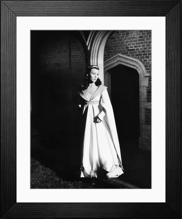 Framed Print : RICHARD III, Claire Bloom, 1955