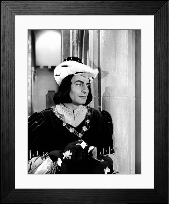 Framed Print : RICHARD III, Laurence Olivier, 1955 Framed Print : RICHARD III, Laurence Olivier, 1955