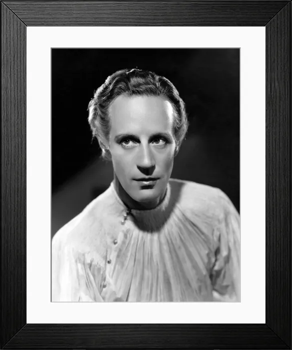 Framed Print : ROMEO AND JULIET, Leslie Howard; MGM photo by Clarence Sinclair Bull, 1936