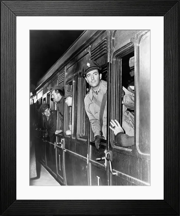 Framed Print : WATERLOO BRIDGE, Robert Taylor, 1940