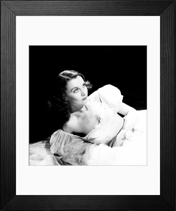 Framed Print : WATERLOO BRIDGE, Vivien Leigh, 1940 Framed Print : WATERLOO BRIDGE, Vivien Leigh, 1940