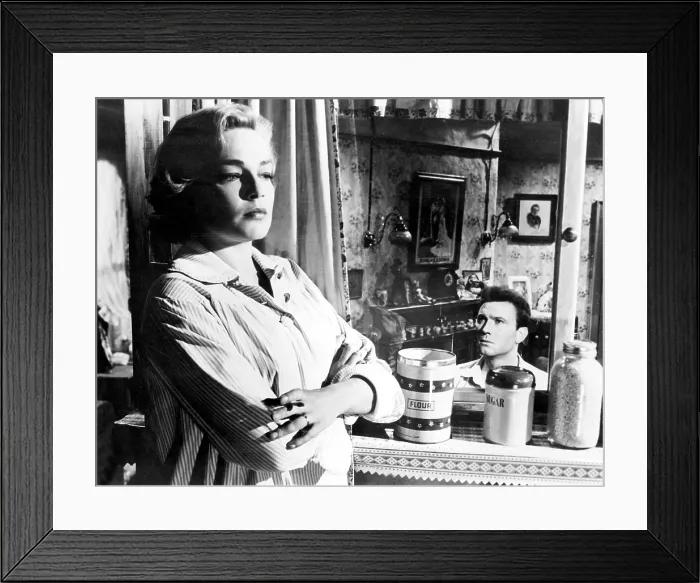 Framed Print : ROOM AT THE TOP, Simone Signoret, Laurence Harvey, 1959