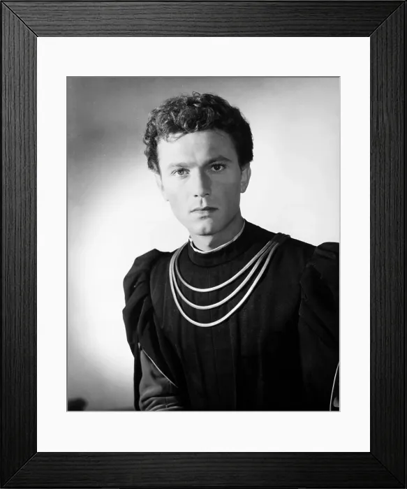 Framed Print : ROMEO AND JULIET, Laurence Harvey, 1954