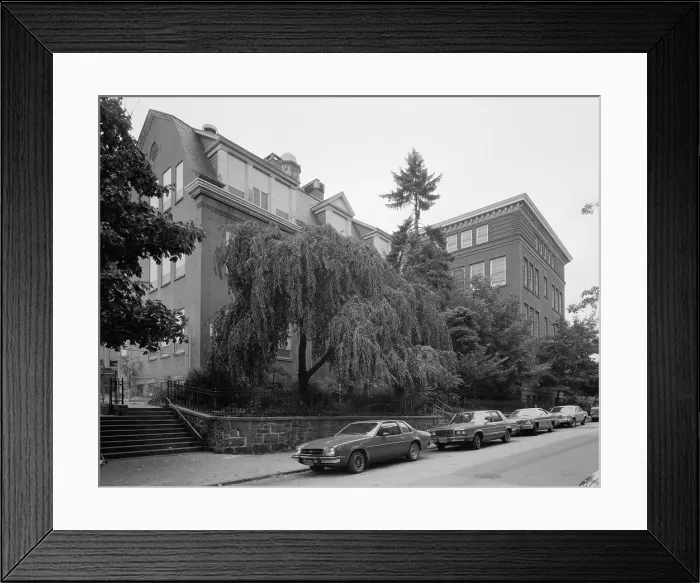 Framed Print : Yonkers, New York, ca. 1980. Public School No. 3, Hamilton Avenue between Ludlow and Morris Streets. Westchester County, NY. (BSLOC_2015_11_12)