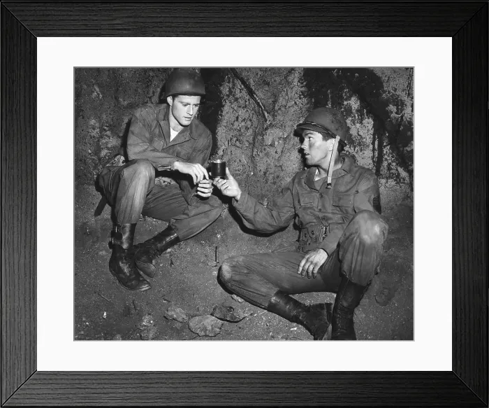 Framed Print : WAR HUNT, from left: Robert Redford, Tom Skerritt, 1962