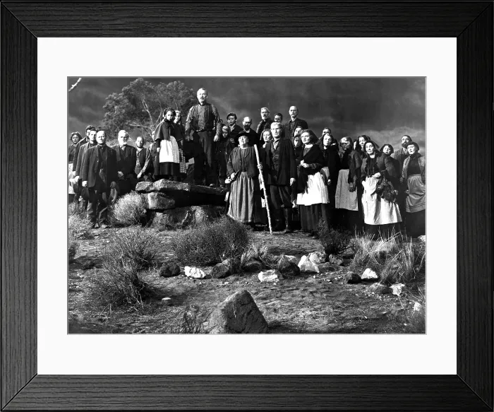 Framed Print : WAGON MASTER, (aka WAGONMASTER), Ward Bond, Jane Darwell, Russell Simpson, Kathleen O'Malley, 1950 Framed Print : WAGON MASTER, (aka WAGONMASTER), Ward Bond, Jane Darwell, Russell Simpson, Kathleen O'Malley, 1950