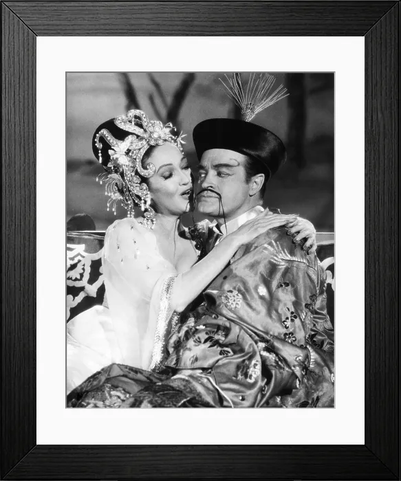 Framed Print : THE ROAD TO HONG KONG, from left, Dorothy Lamour, Bob Hope, 1962