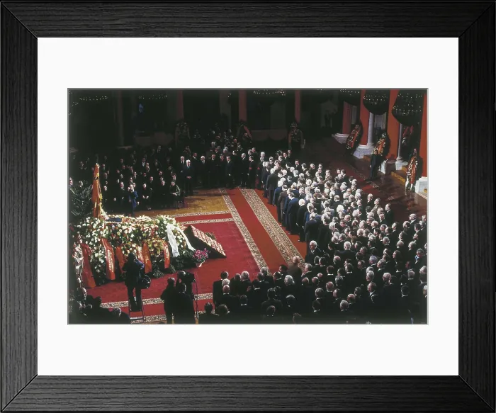Framed Print : BREZHNEV, Leonid (1906-1982). Burial of Leonid Brezhnev in Moscow on the 12th November 1982, held in The Hall of Columns of the House of Unions