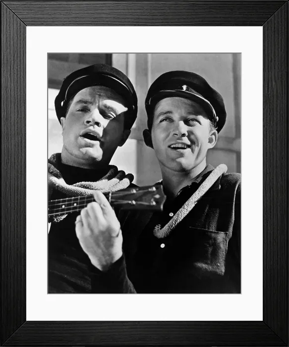 Framed Print : ROAD TO SINGAPORE, Bob Hope, Bing Crosby, 1940.. Courtesy: CSU Archives  /  Everett Collection
