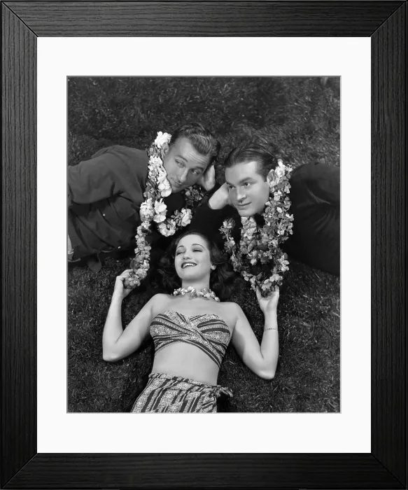 Framed Print : ROAD TO SINGAPORE, Bing Crosby, Dorothy Lamour, Bob Hope, 1940.. Courtesy: CSU Archives  /  Everett Collection