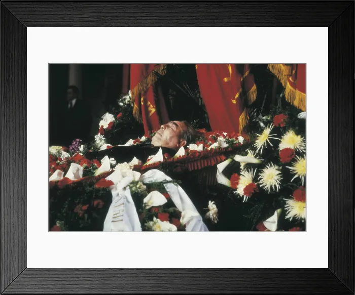 Framed Print : BREZHNEV, Leonid (1906-1982). The remains of Leonid Brezhnev, placed in the Hall of Columns of the House of the Unions of Moscow the 12th of November 1982 Framed Print : BREZHNEV, Leonid (1906-1982). The remains of Leonid Brezhnev, placed in the Hall of Columns of the House of the Unions of Moscow the 12th of November 1982