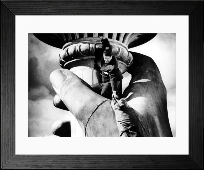Framed Print : SABOTEUR, Robert Cummings, Norman Lloyd, 1942 Framed Print : SABOTEUR, Robert Cummings, Norman Lloyd, 1942