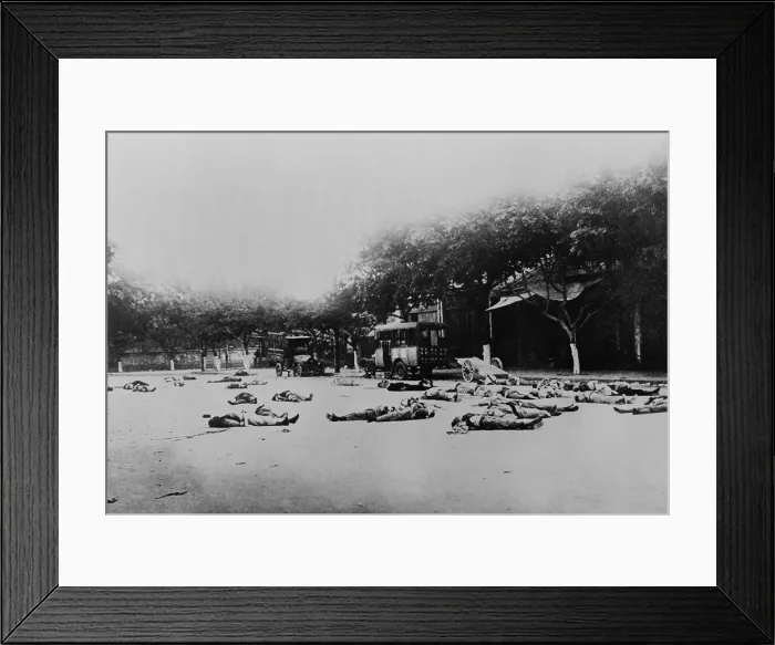 Framed Print : Bodies of Chinese Communists lie on a street in Guangzhou, China, ca. 1927-8 Framed Print : Bodies of Chinese Communists lie on a street in Guangzhou, China, ca. 1927-8